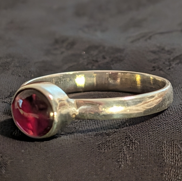 Genuine Garnet Solid Sterling Silver Ring Size 9.5 - Picture 2 of 7